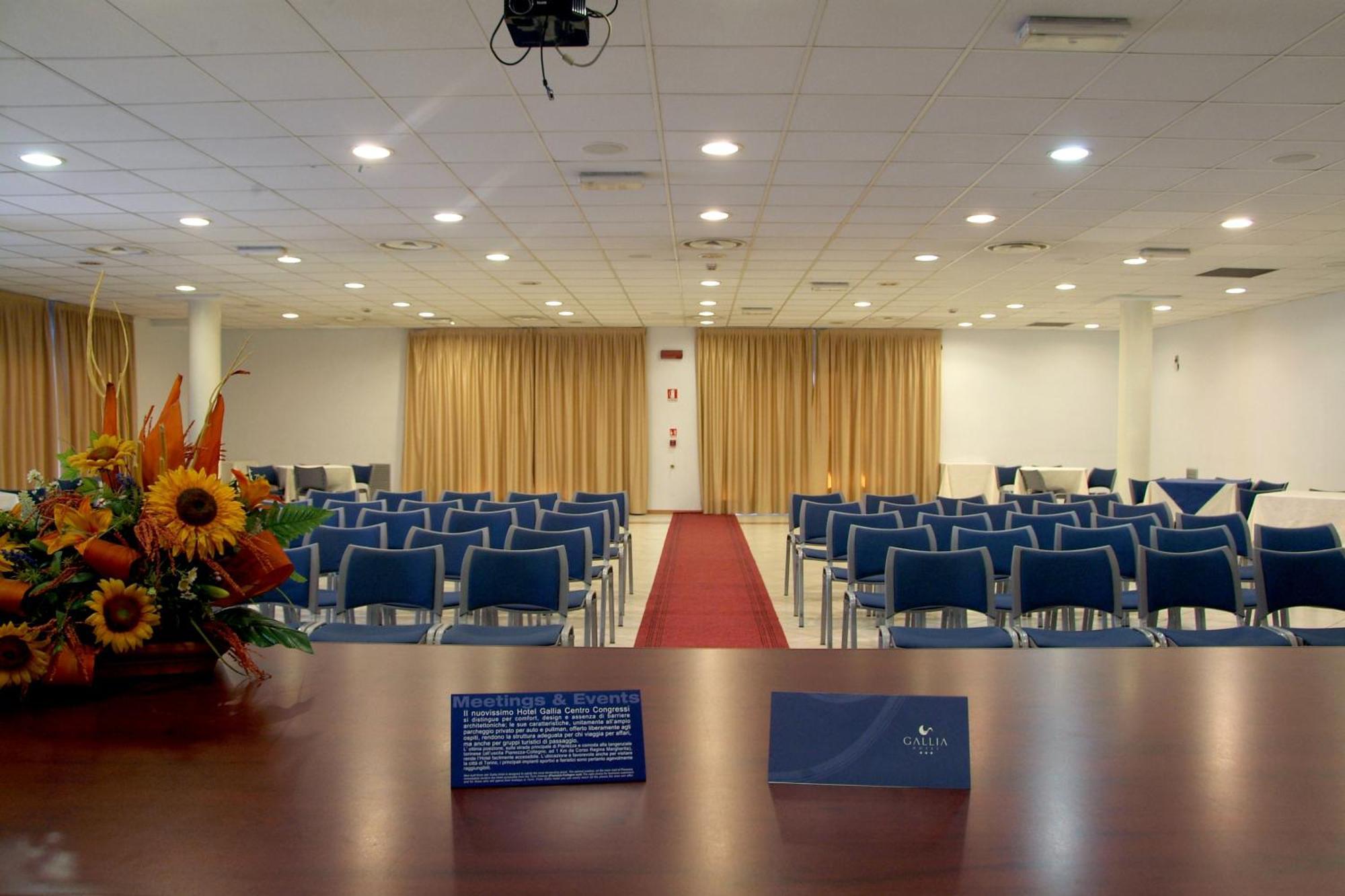 פיאנצה Hotel Gallia מראה חיצוני תמונה