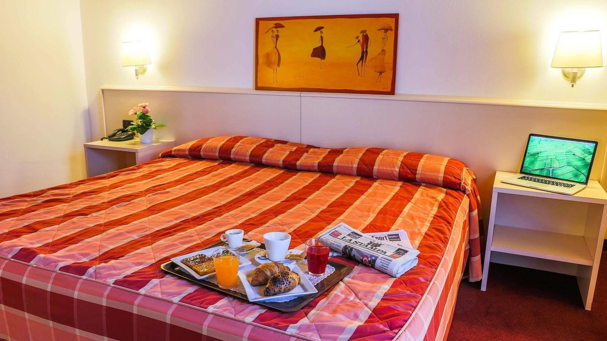 פיאנצה Hotel Gallia מראה חיצוני תמונה