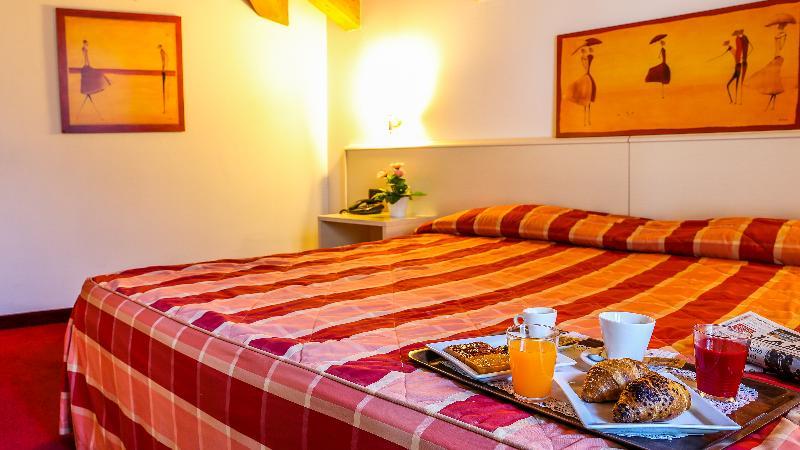 פיאנצה Hotel Gallia מראה חיצוני תמונה